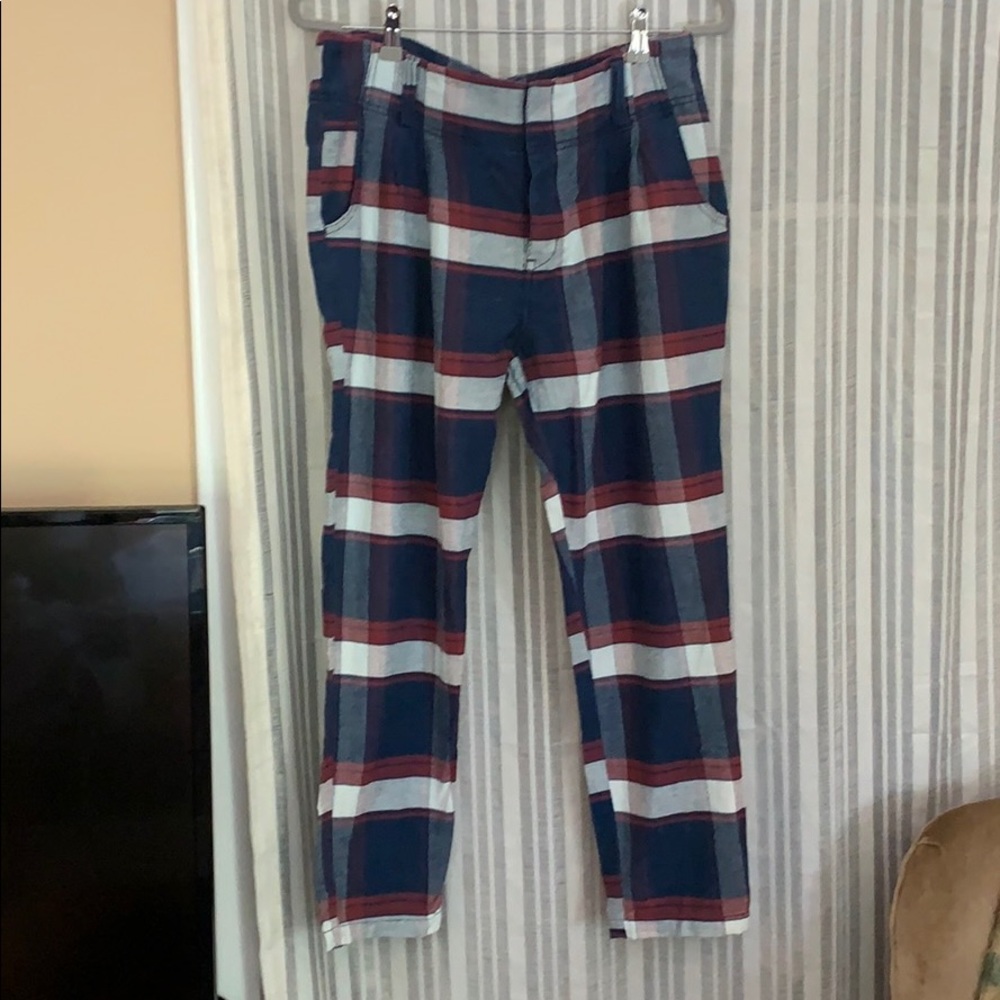 Button down cropped trousers.